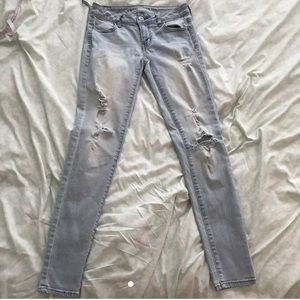 Light wash skinny jeans